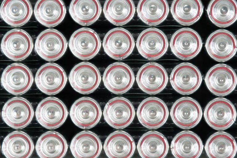 Discover the 10 common mistakes buyers make when purchasing bulk batteries and how to avoid them.