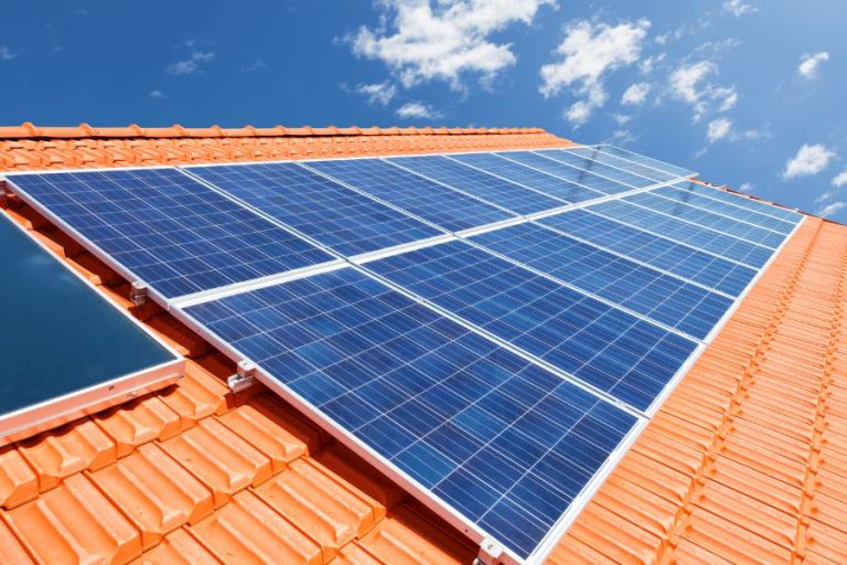 Choosing the right battery is essential for solar power. Explore top options for efficiency, reliability, and cost-effectiveness.