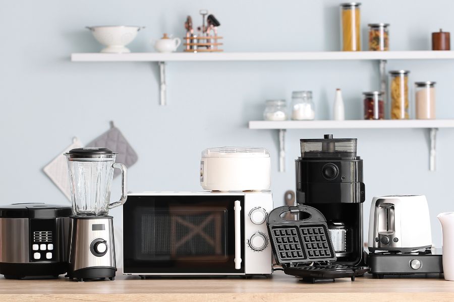 Learn about emergency battery backup systems for small appliances. Explore solutions that provide peace of mind during blackouts.