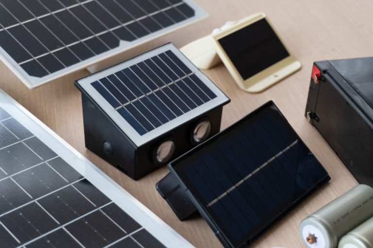 Solar battery technology is evolving fast. Learn about the key trends shaping the future of renewable energy storage in 2024 and beyond.