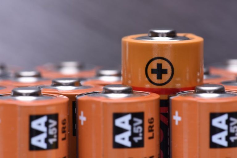 Save on bulk battery orders by negotiating discounts. Learn best practices for getting favorable terms from suppliers.