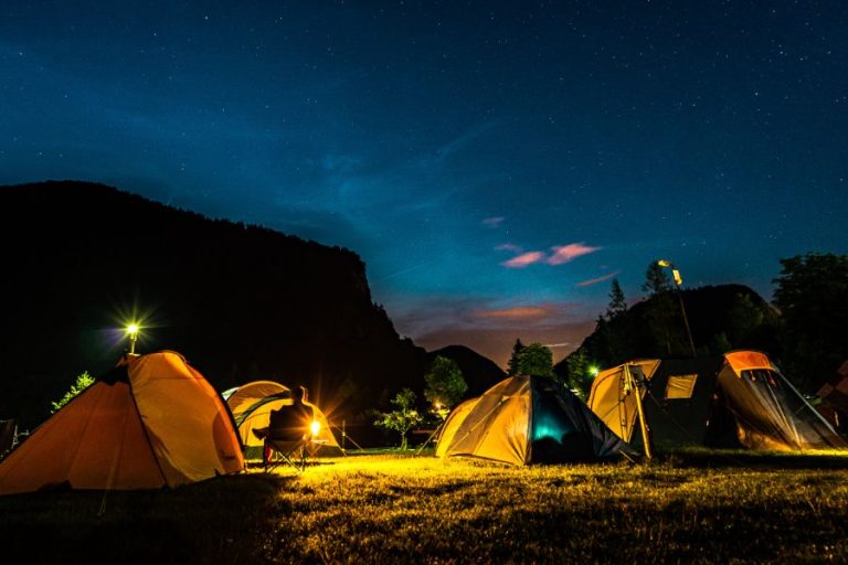 Stay prepared with portable battery stations. Discover options for camping and emergencies that deliver reliable, long-lasting power.