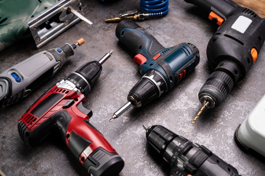 Explore the best power tool battery brands for maximum runtime and durability. Perfect for heavy-duty tasks and everyday projects.